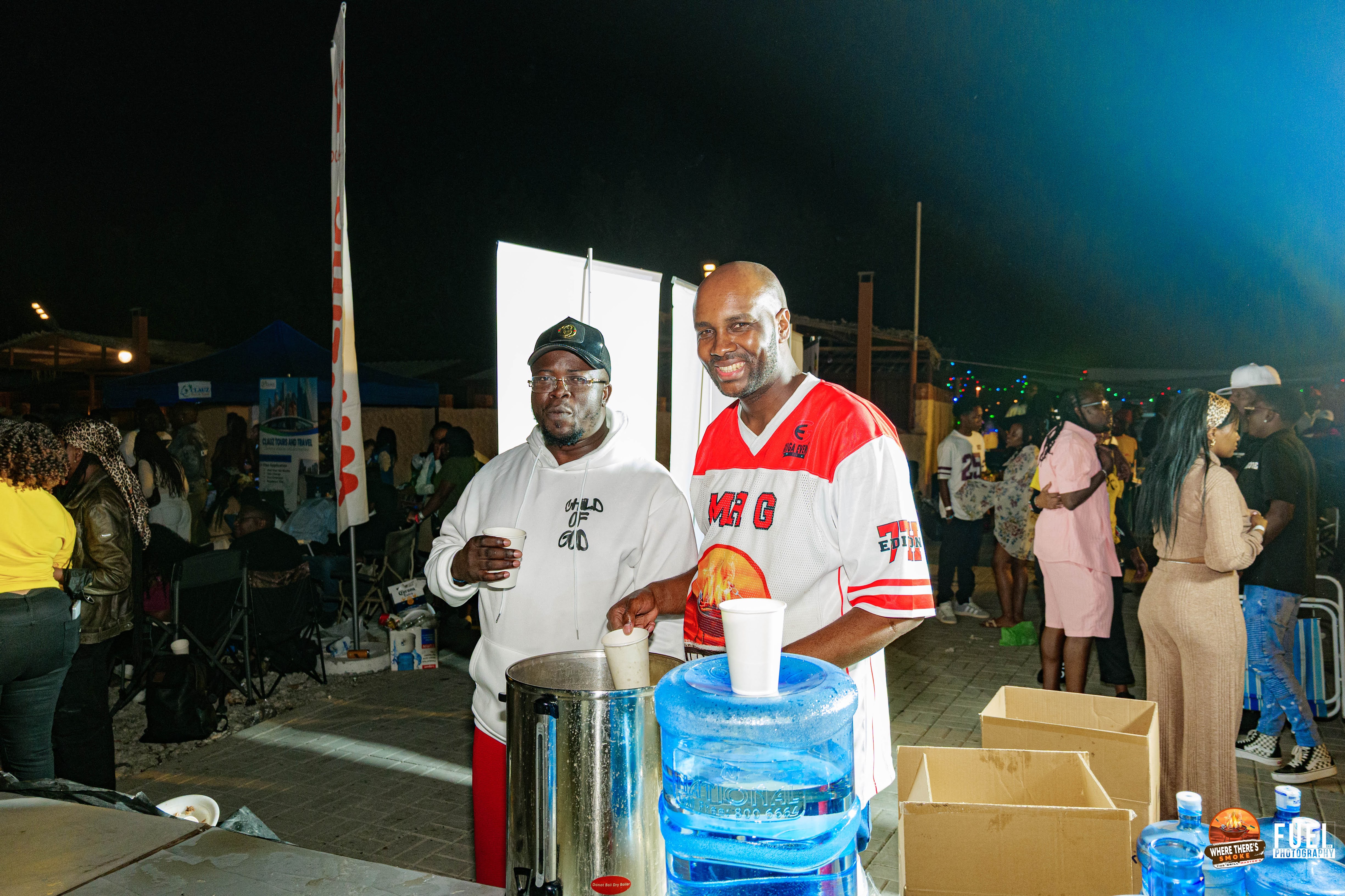 Smoke Edition 7 fans cheering